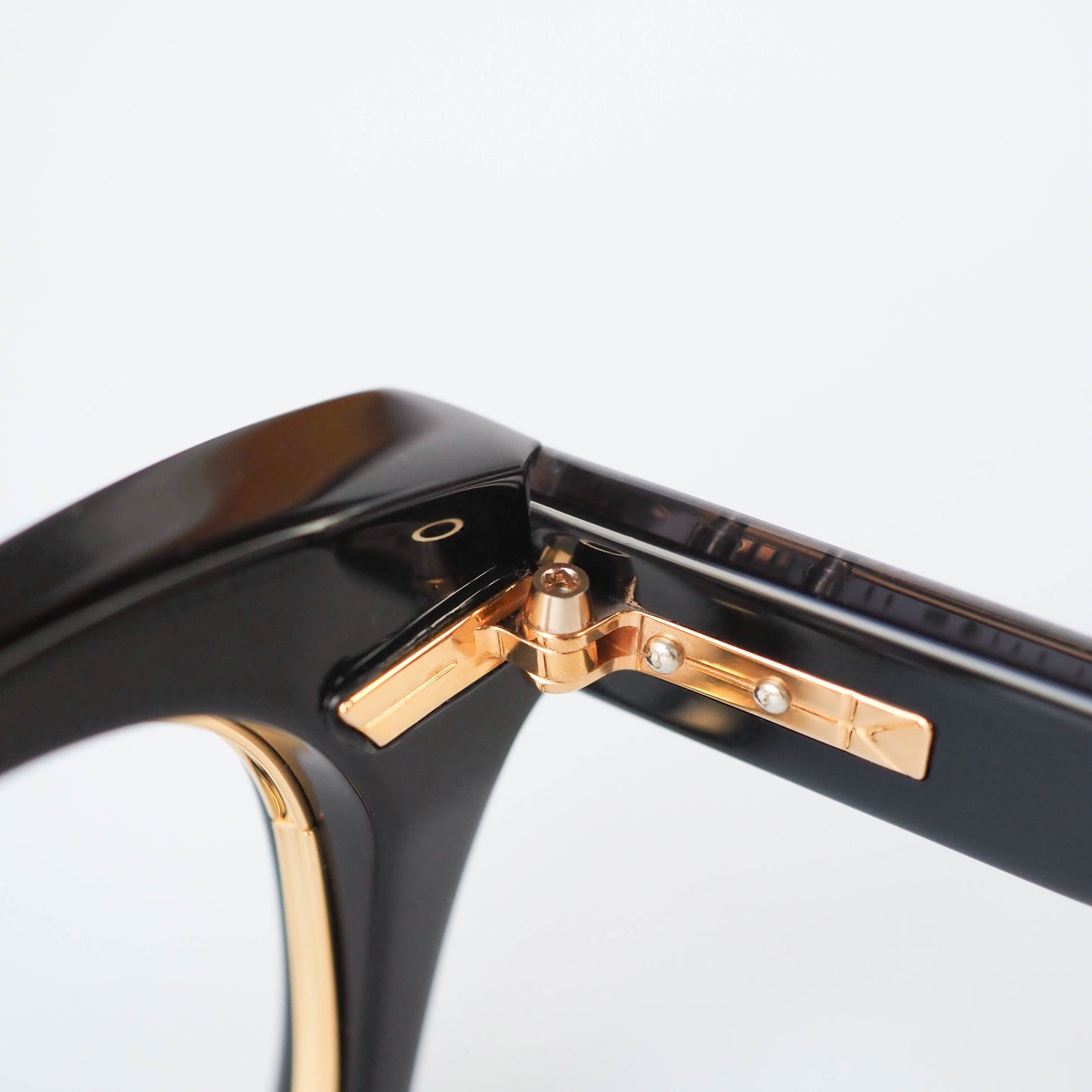 DIABLO col.01 (Black / Gold)