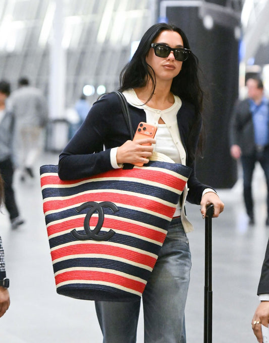 JFK空港でDEALAN 53 Venomを着用したDua Lipa。Photo: TheImageDirect.com / Profimedia