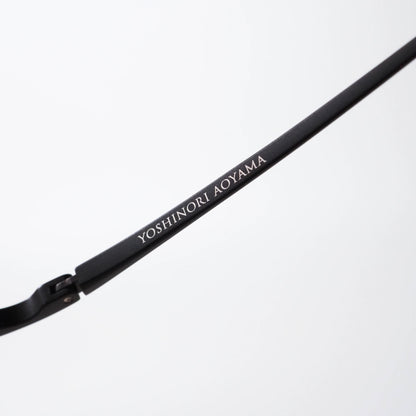 YA-043 col.03 black matte / gold