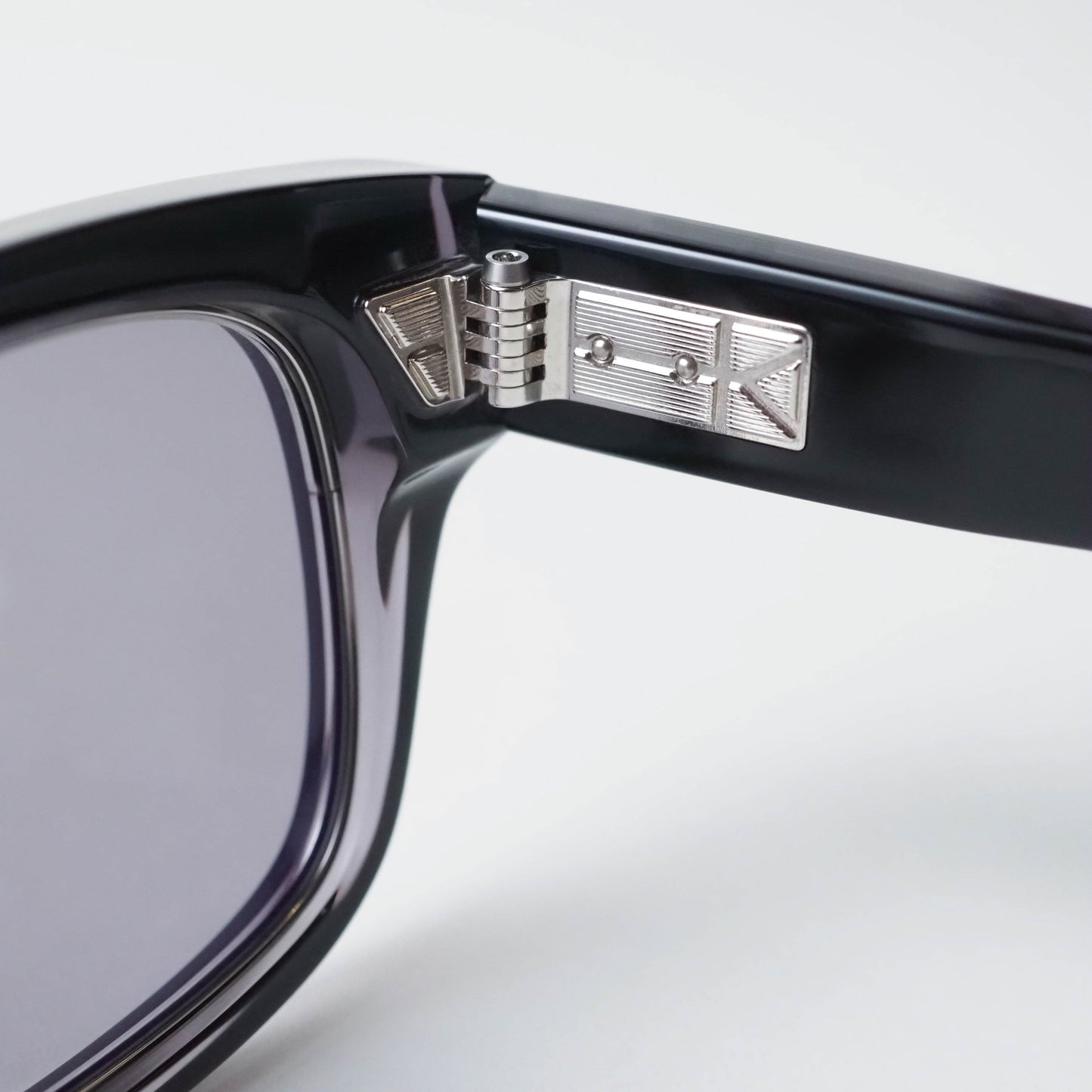 WILLIAMSBURG-SG col.02 (Black Clear / Silver)