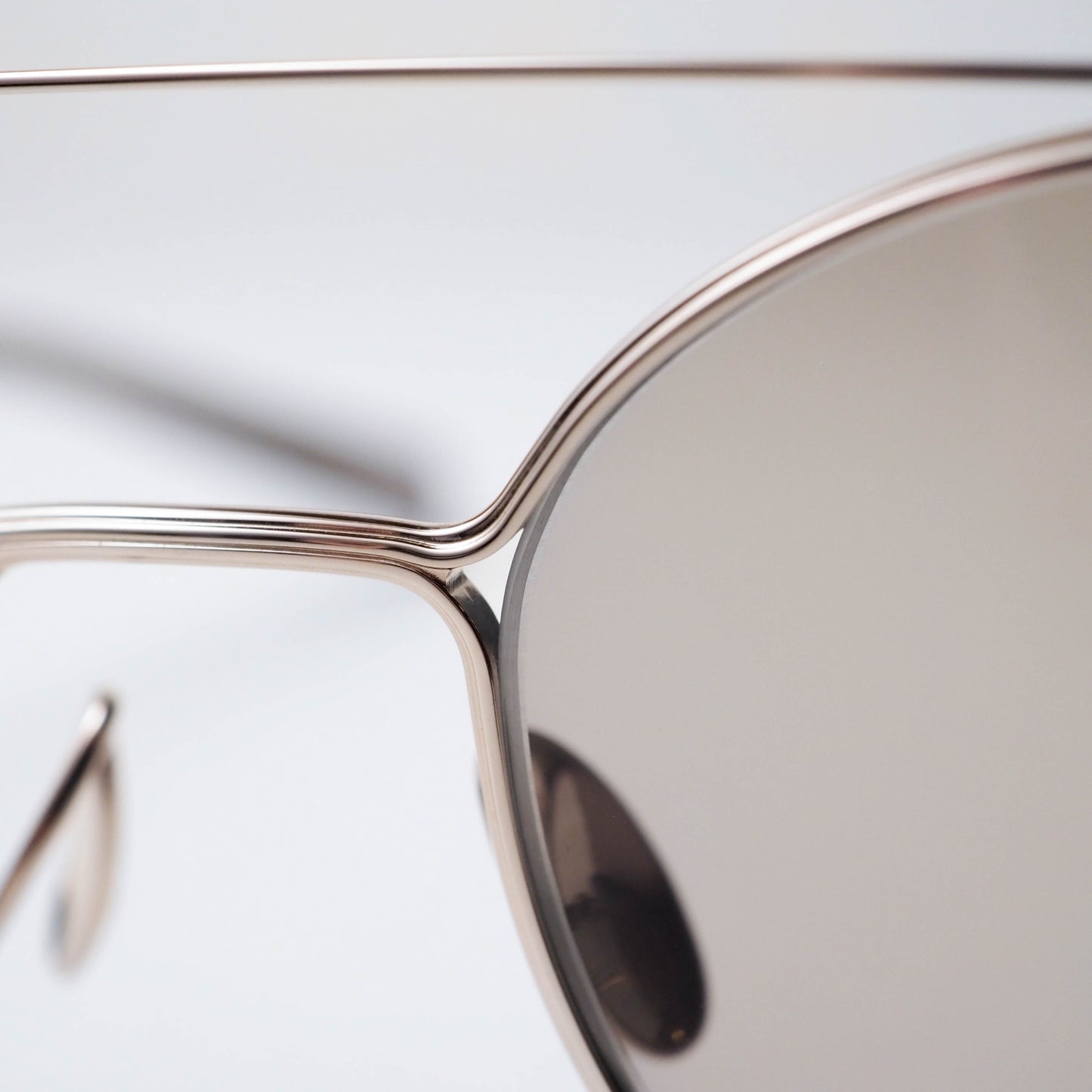 U-177-SG Aaron col.01(White gold / Taupe)