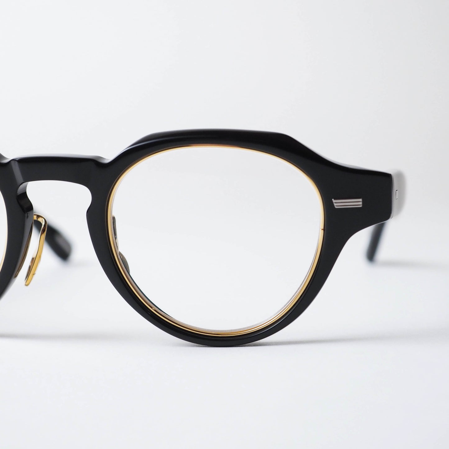 U-129RS DFW col.01(Black / Gold)