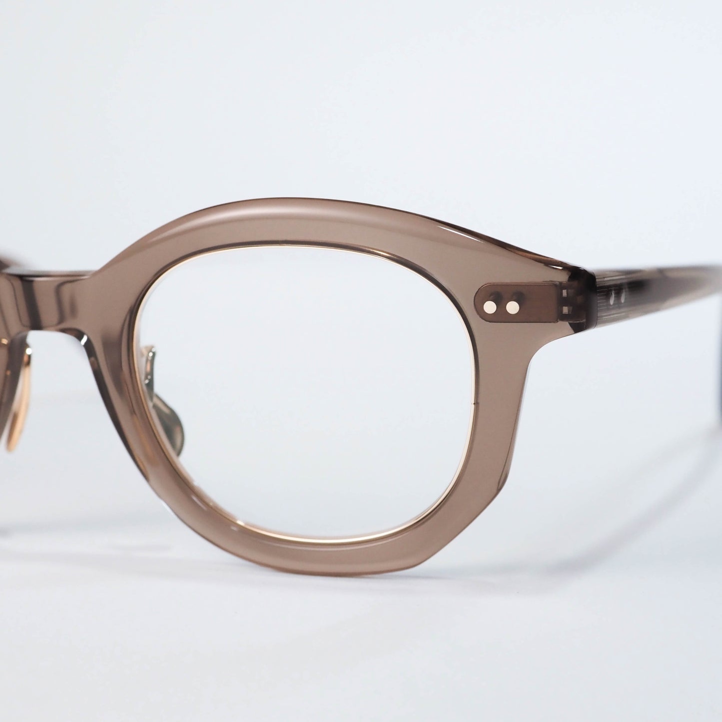 U-181 YYZ col.03(Taupe / White gold)
