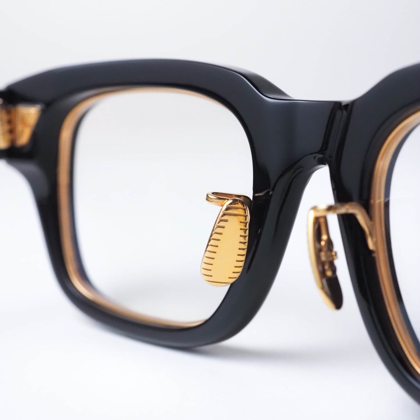 WILLIAMSBURG col.01 (Black / Gold)