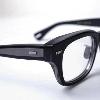 WILLIAMSBURG col.02 (Black Clear / Silver)