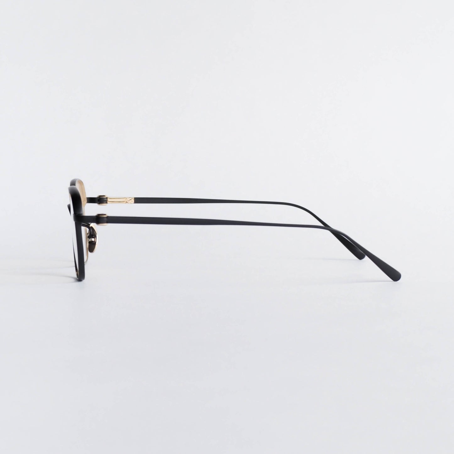 MALIBU col.03 (Black / White gold)