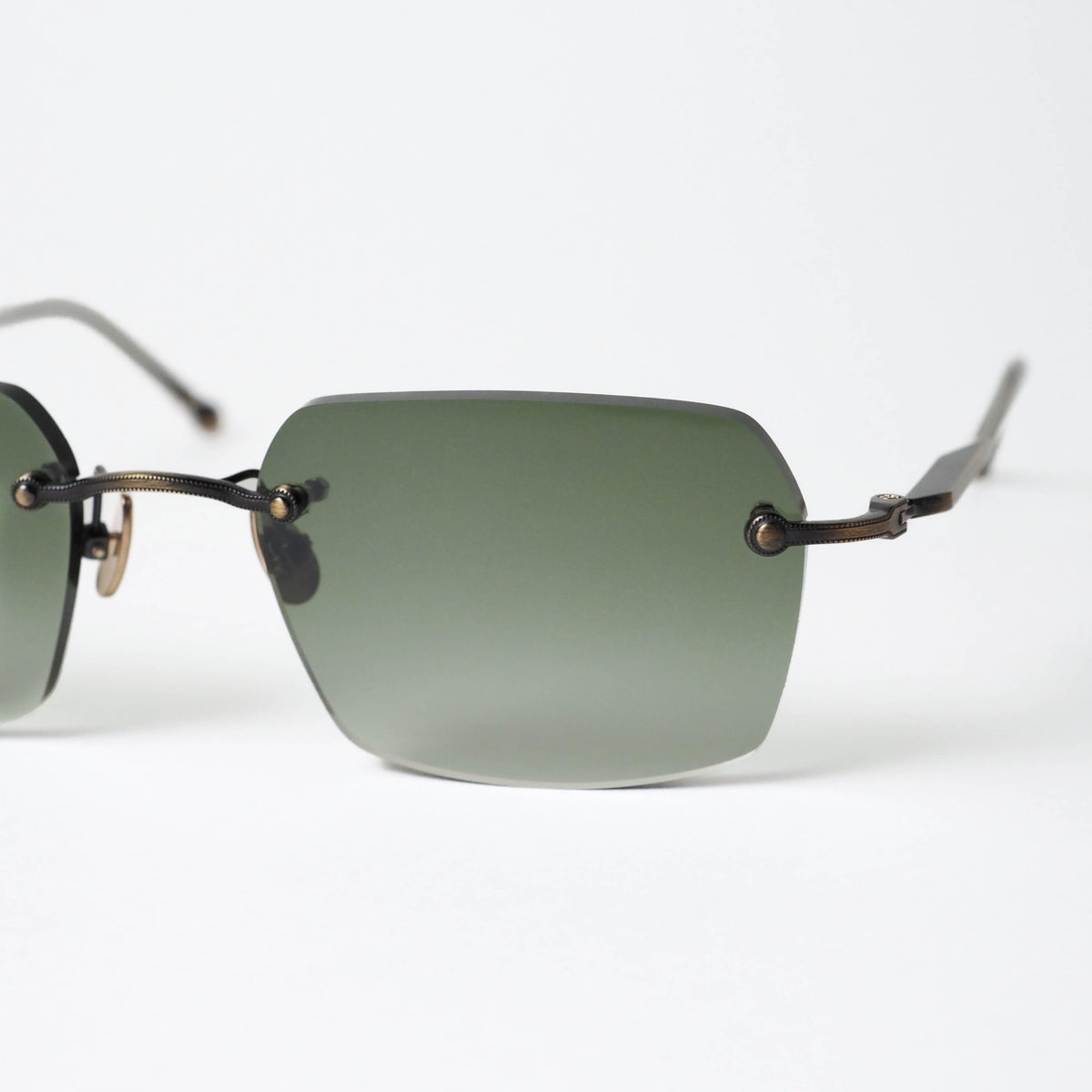 M5008 SUN col.AG