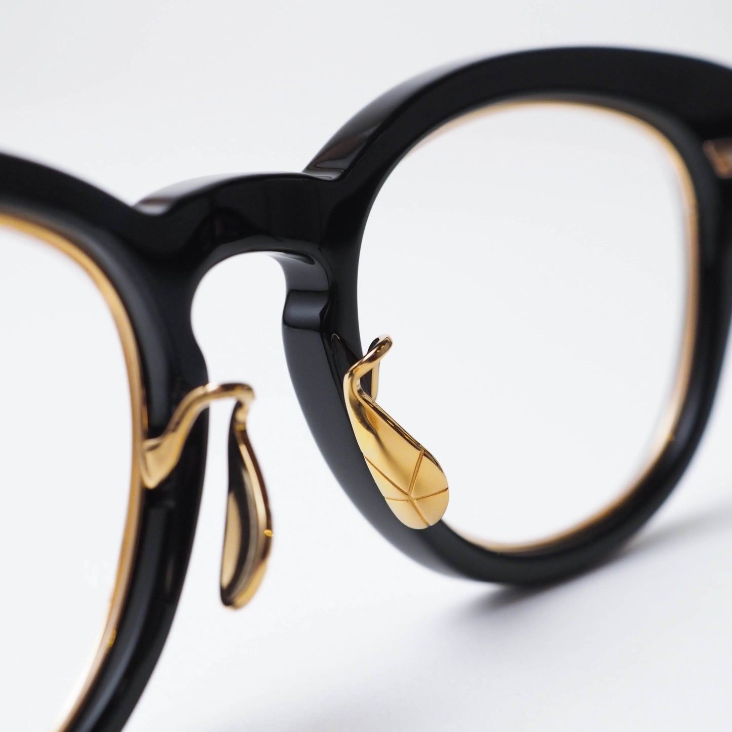 U-128RS IND col.01(Black / Gold)