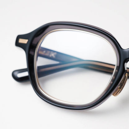 BEACON col.02 (Black Clear / White gold)