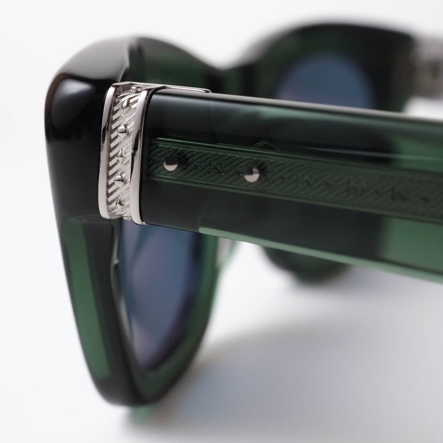 M1042-SUN col.BGN