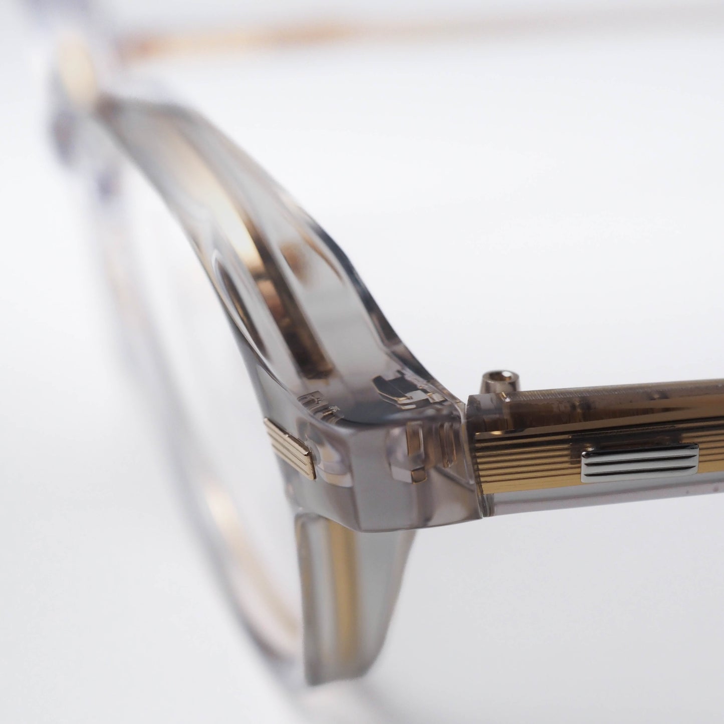 BEACON col.04 (Clear gray / Gold)