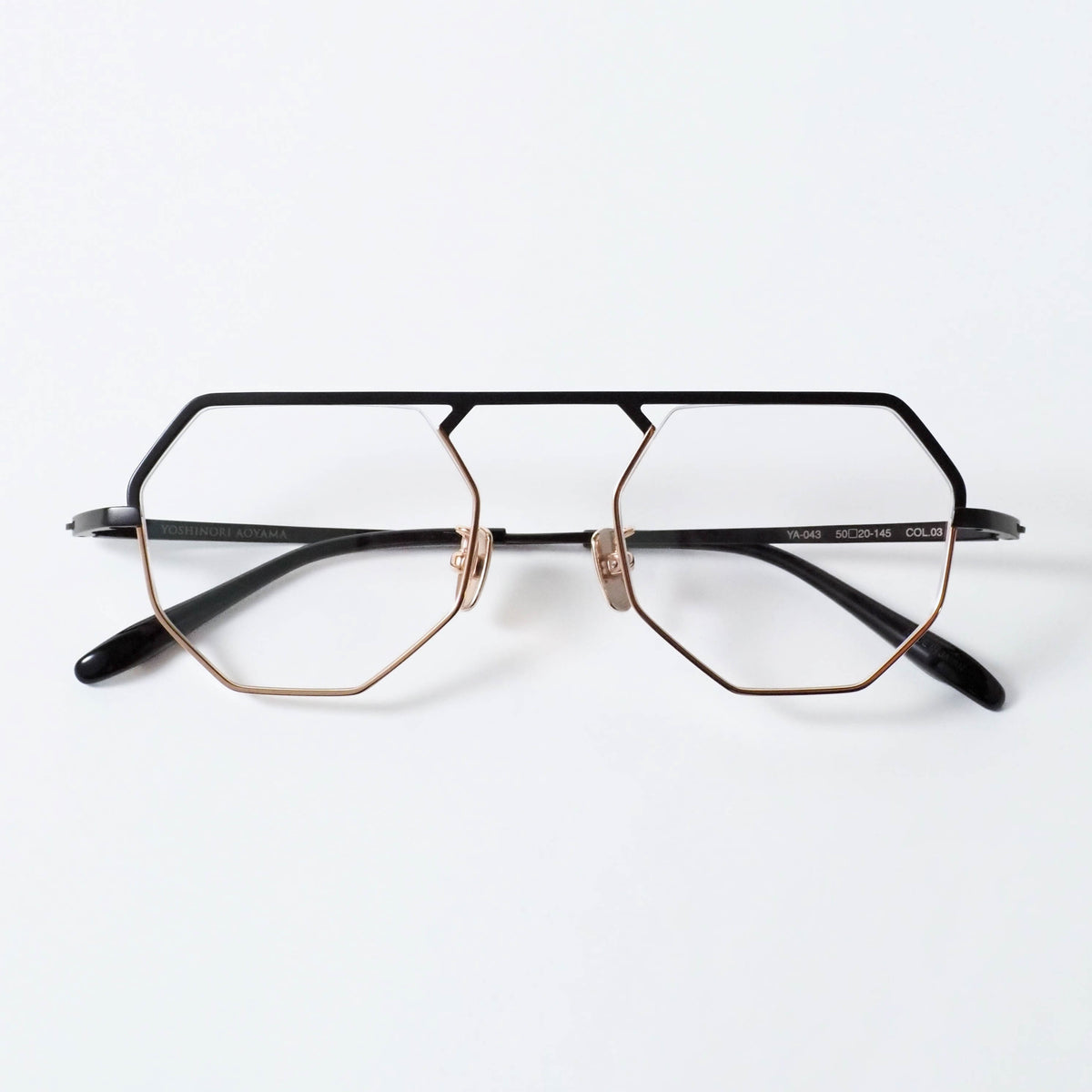 YA-043 col.03 black matte / gold
