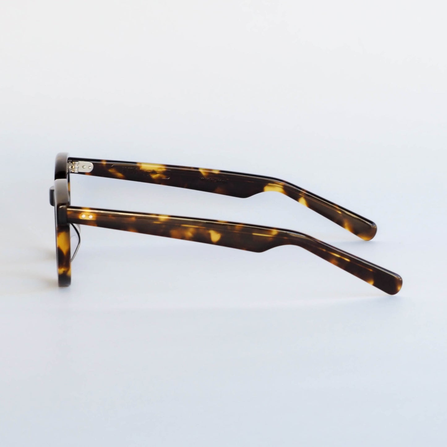 Black Dog col.Tobacco Sunburst