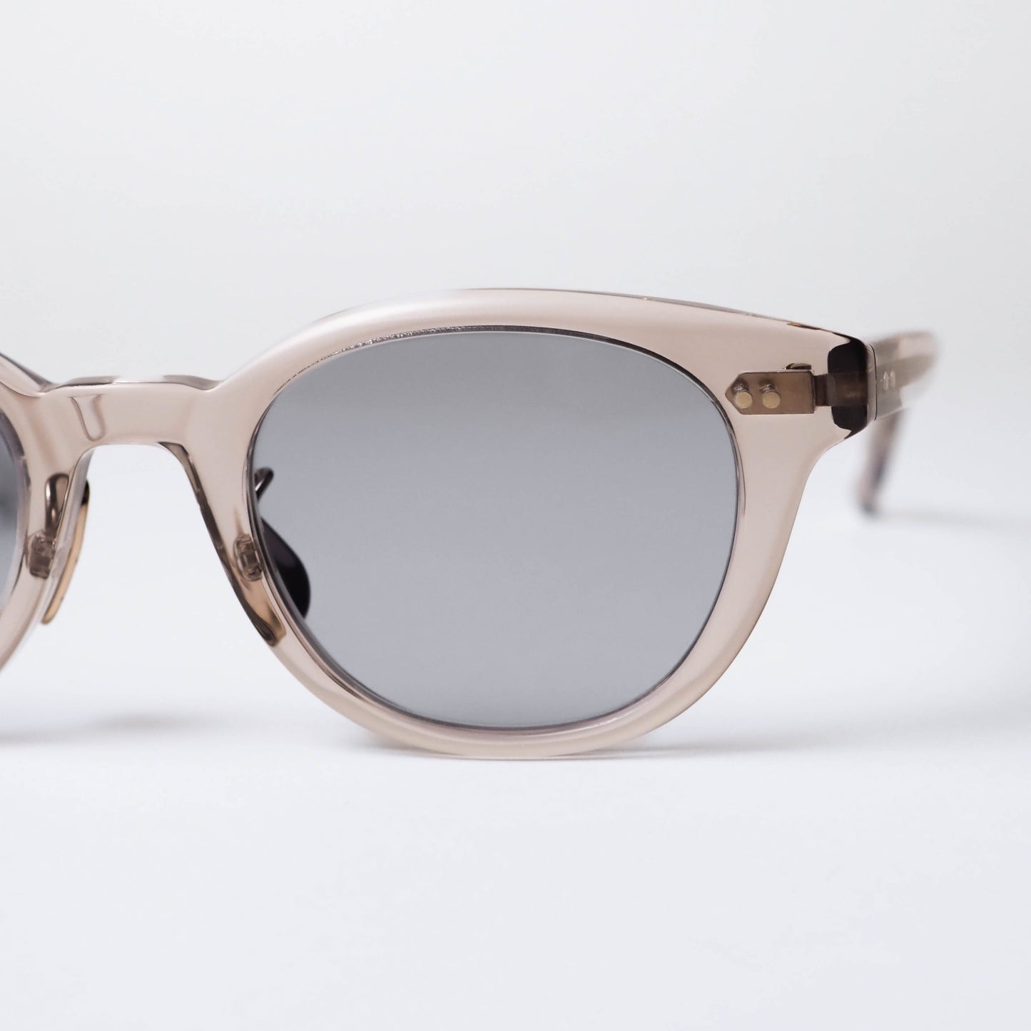 U-179 SG WLG col.03(Clear gray beige)