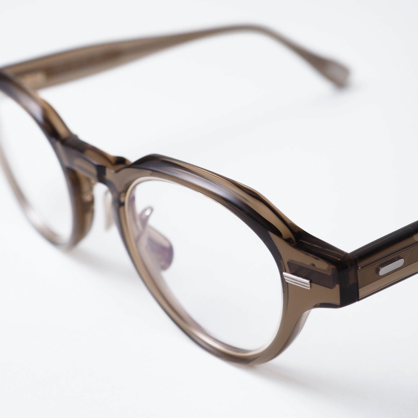 U-129RS DFW col.03(Brown / White gold)