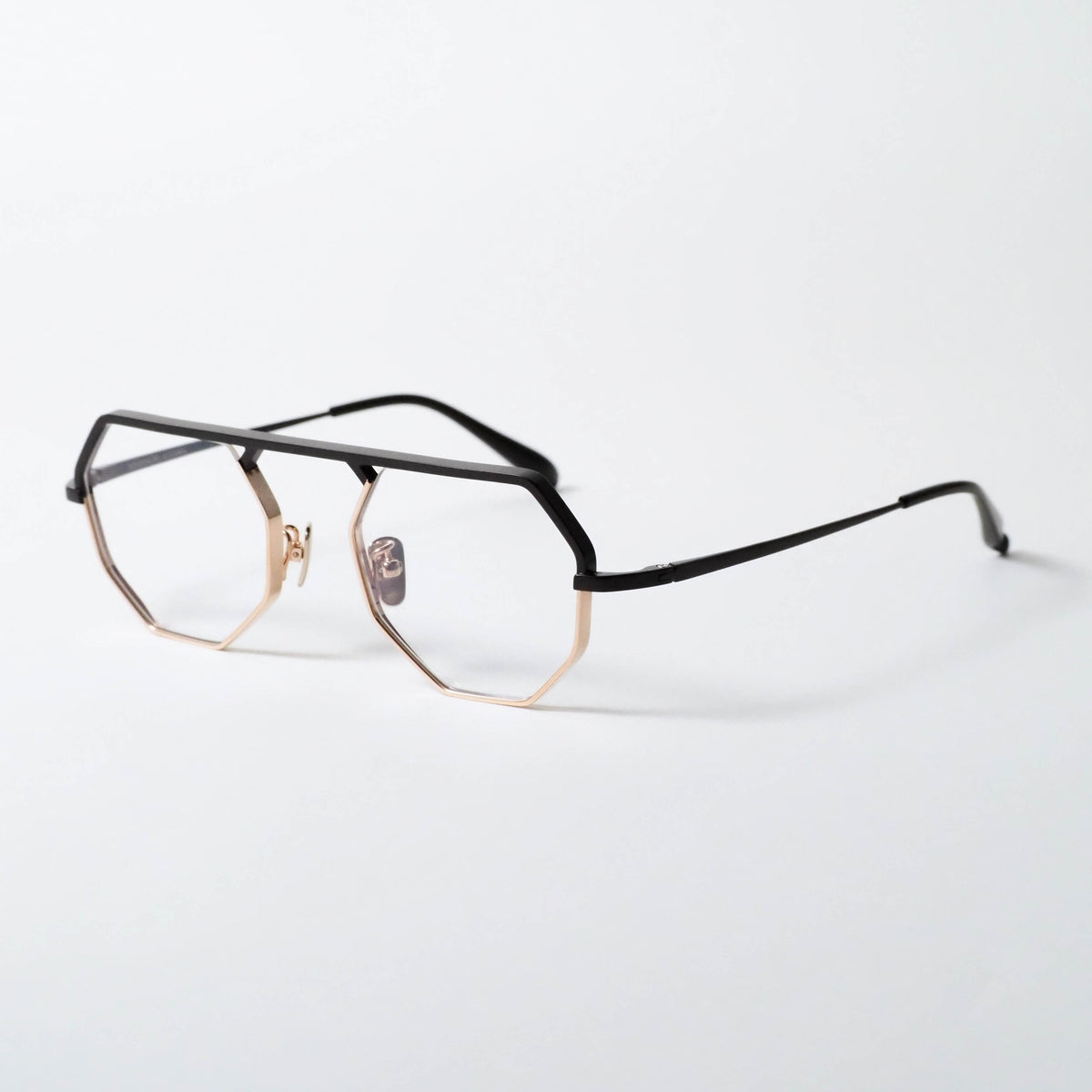 YA-043 col.03 black matte / gold