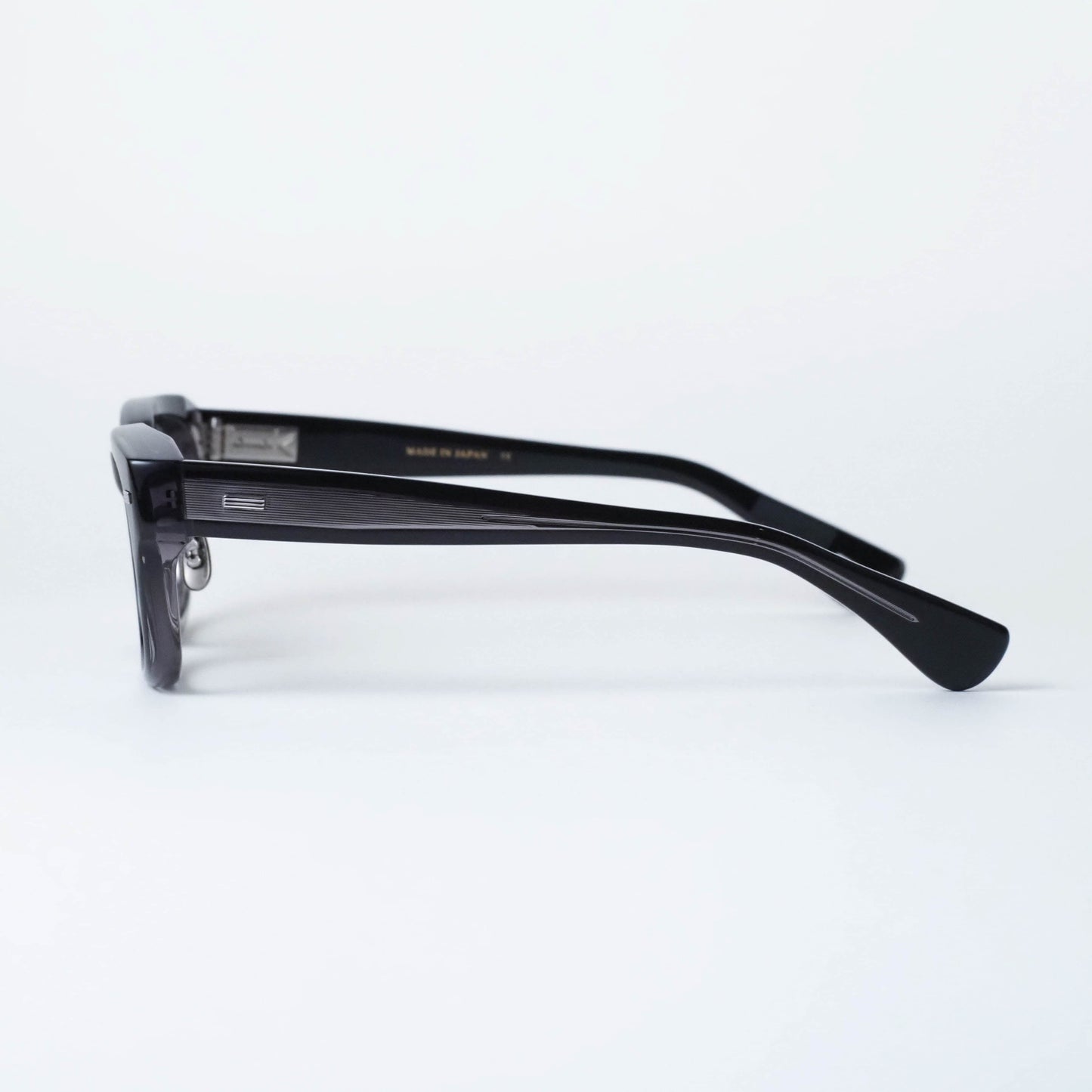 WILLIAMSBURG col.02 (Black Clear / Silver)