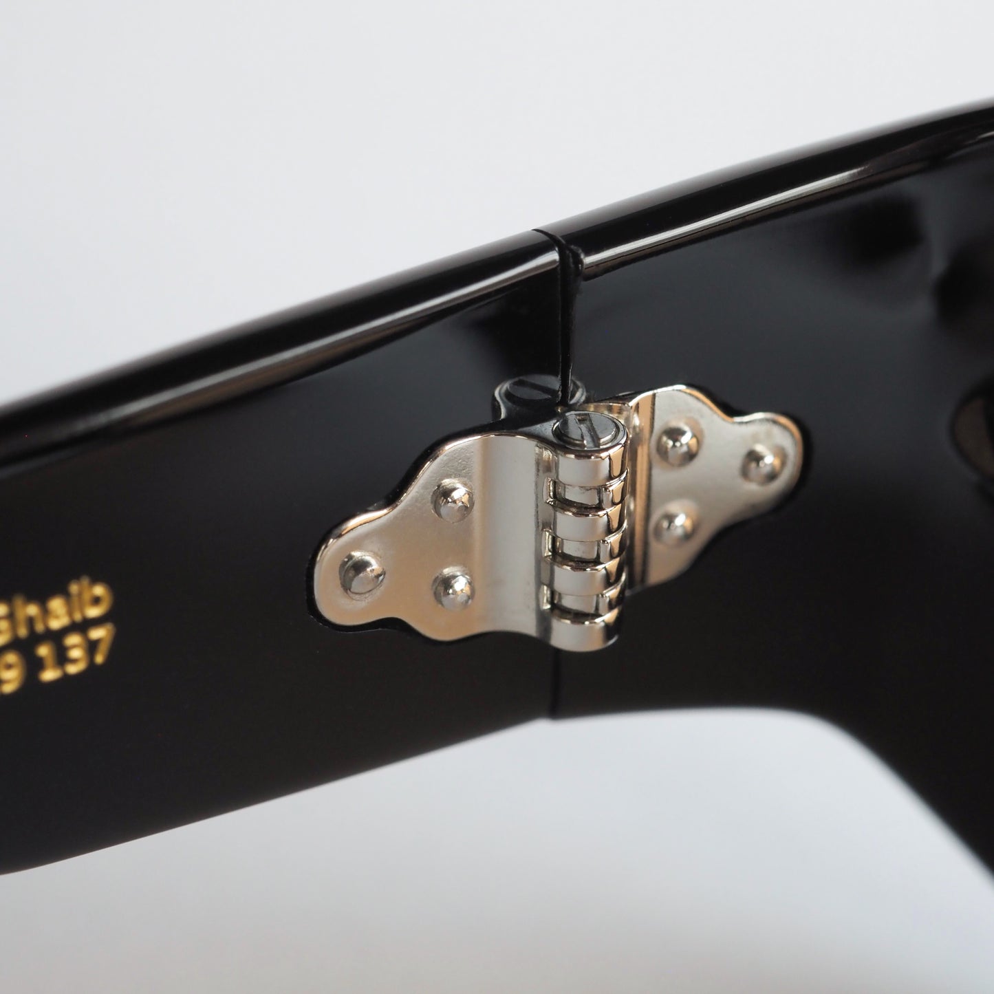 GHAIB col.Black-Amber