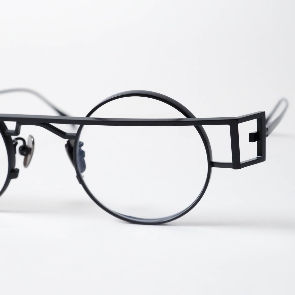 YA-004 col.04 black matte