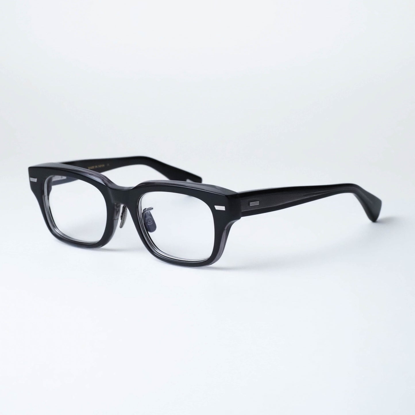 WILLIAMSBURG col.02 (Black Clear / Silver)