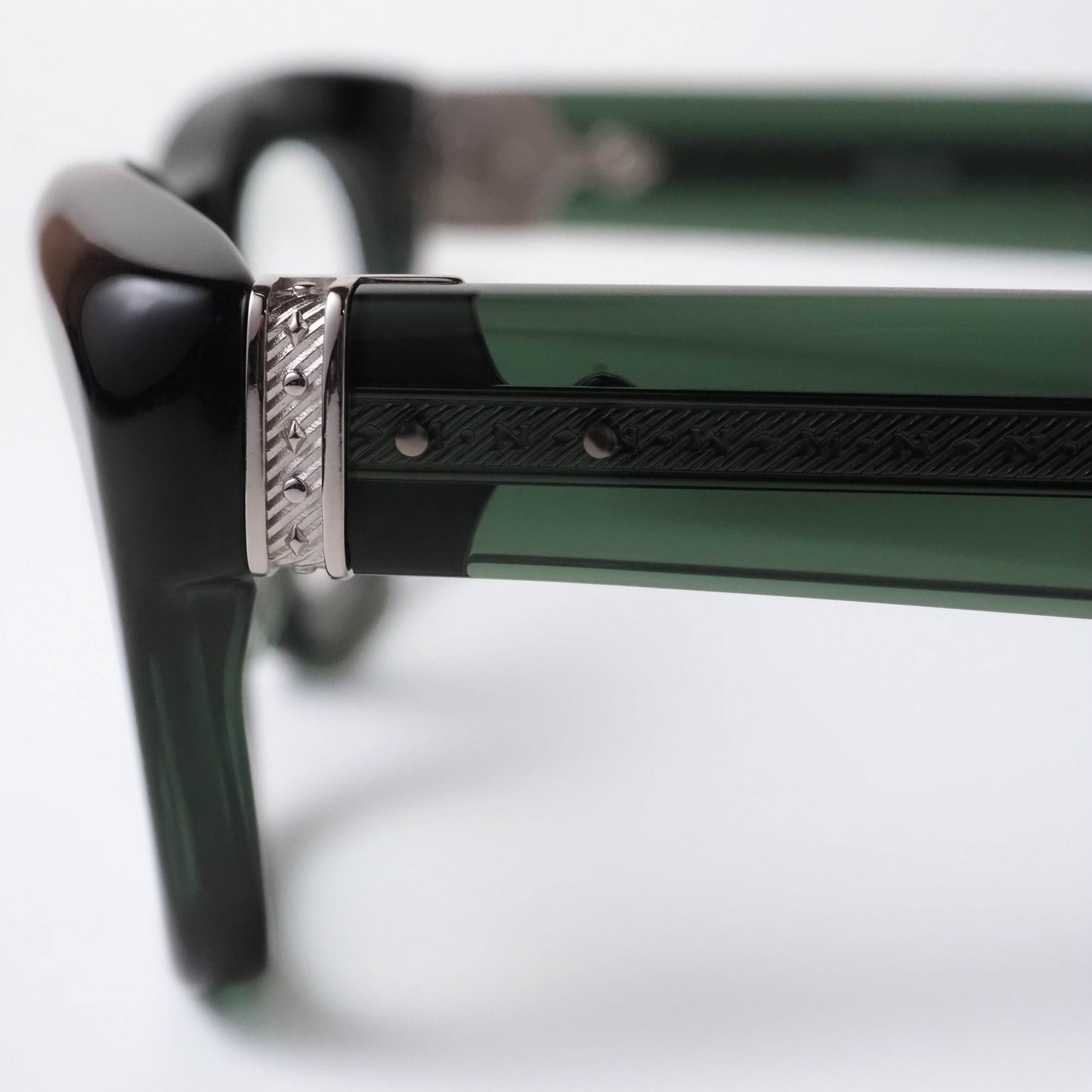 M1042 col.BGN