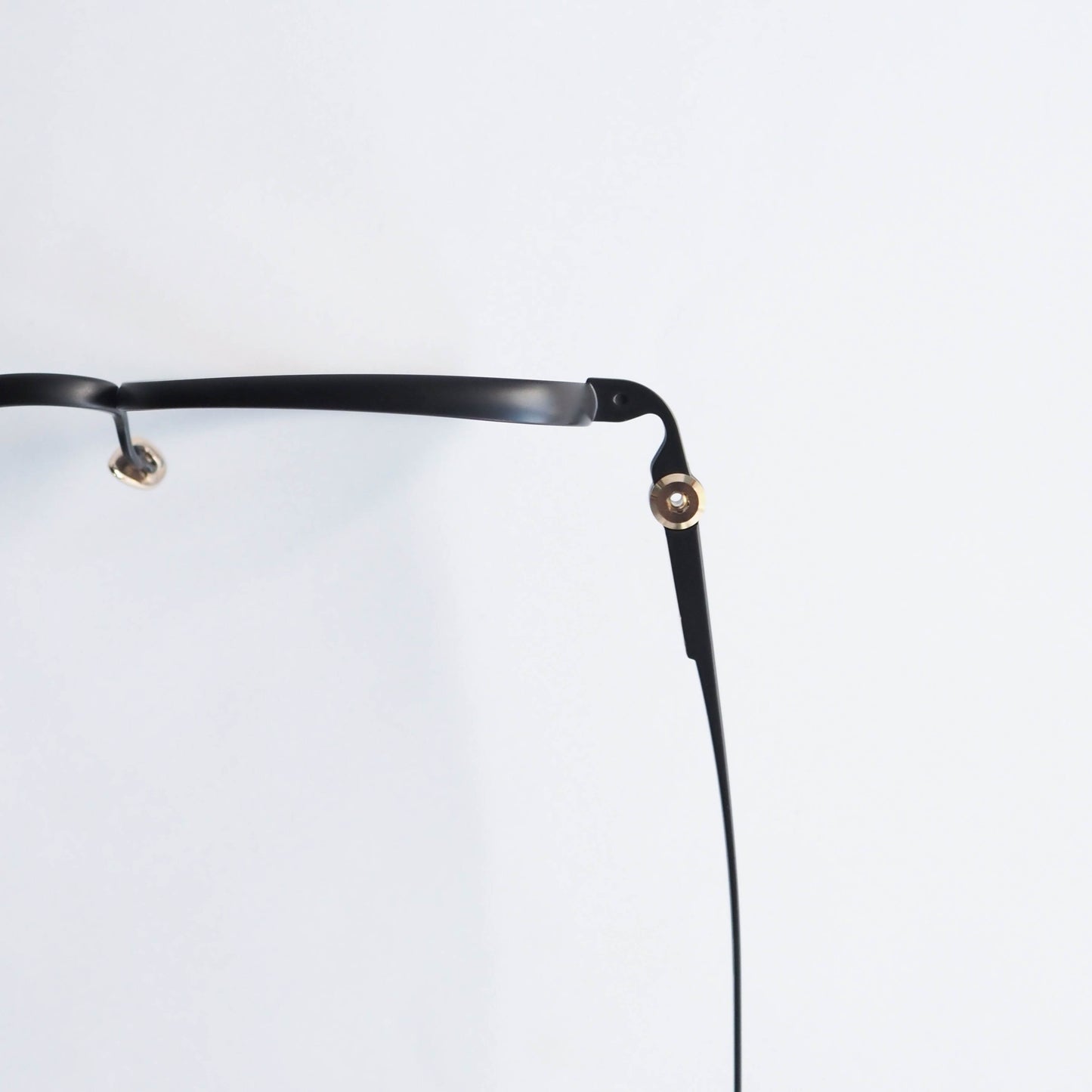 MALIBU col.03 (Black / White gold)