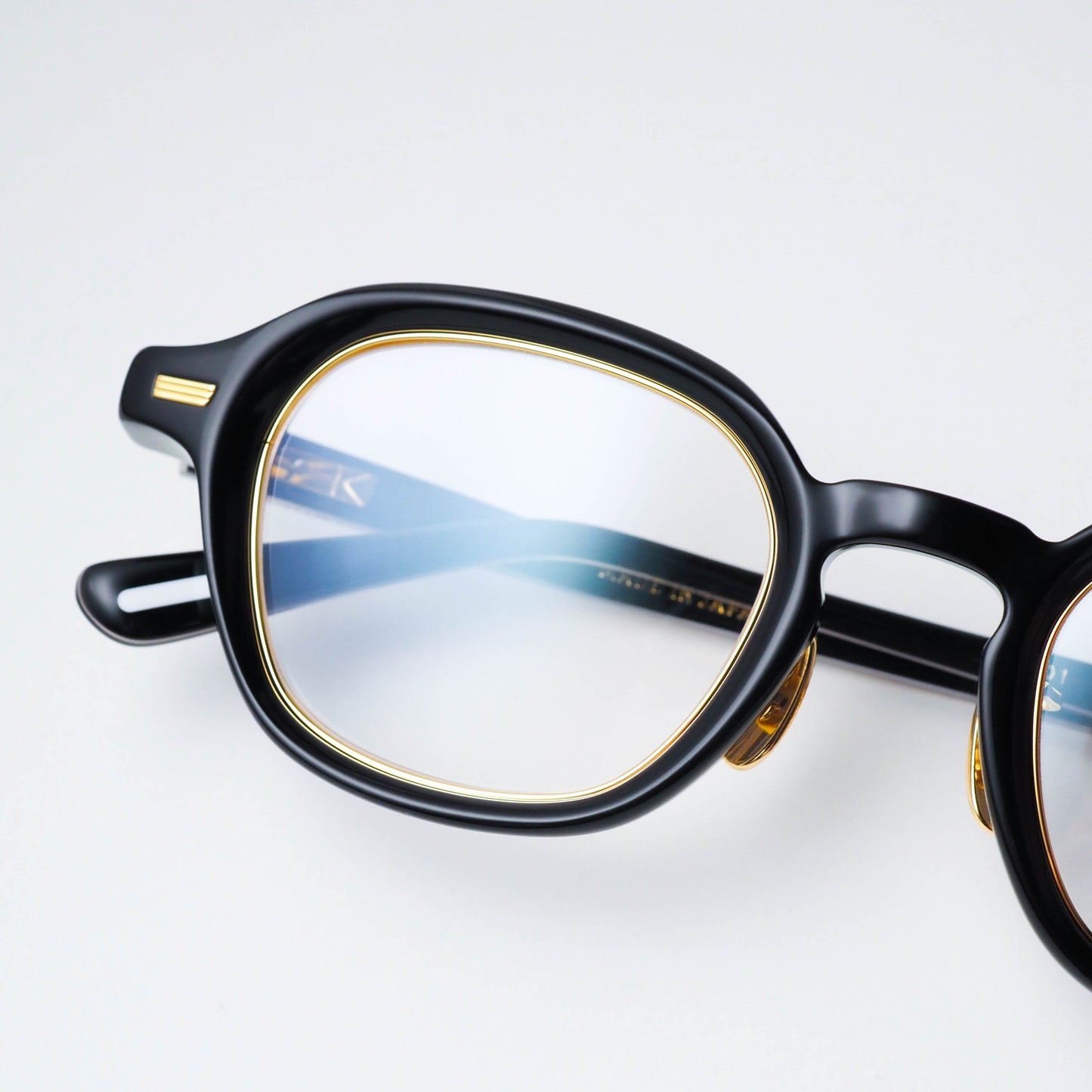 BEACON col.01 (Black / Gold)