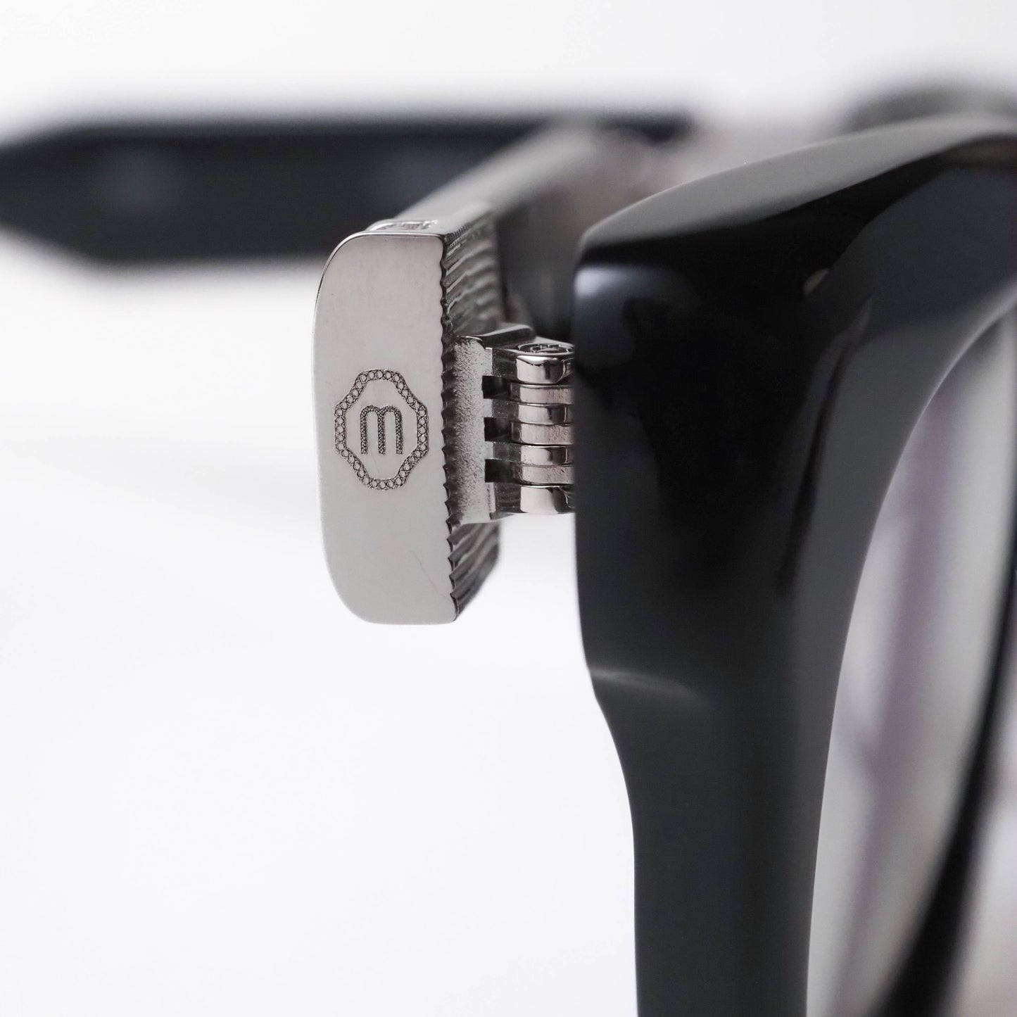M1042 col.BLK-S
