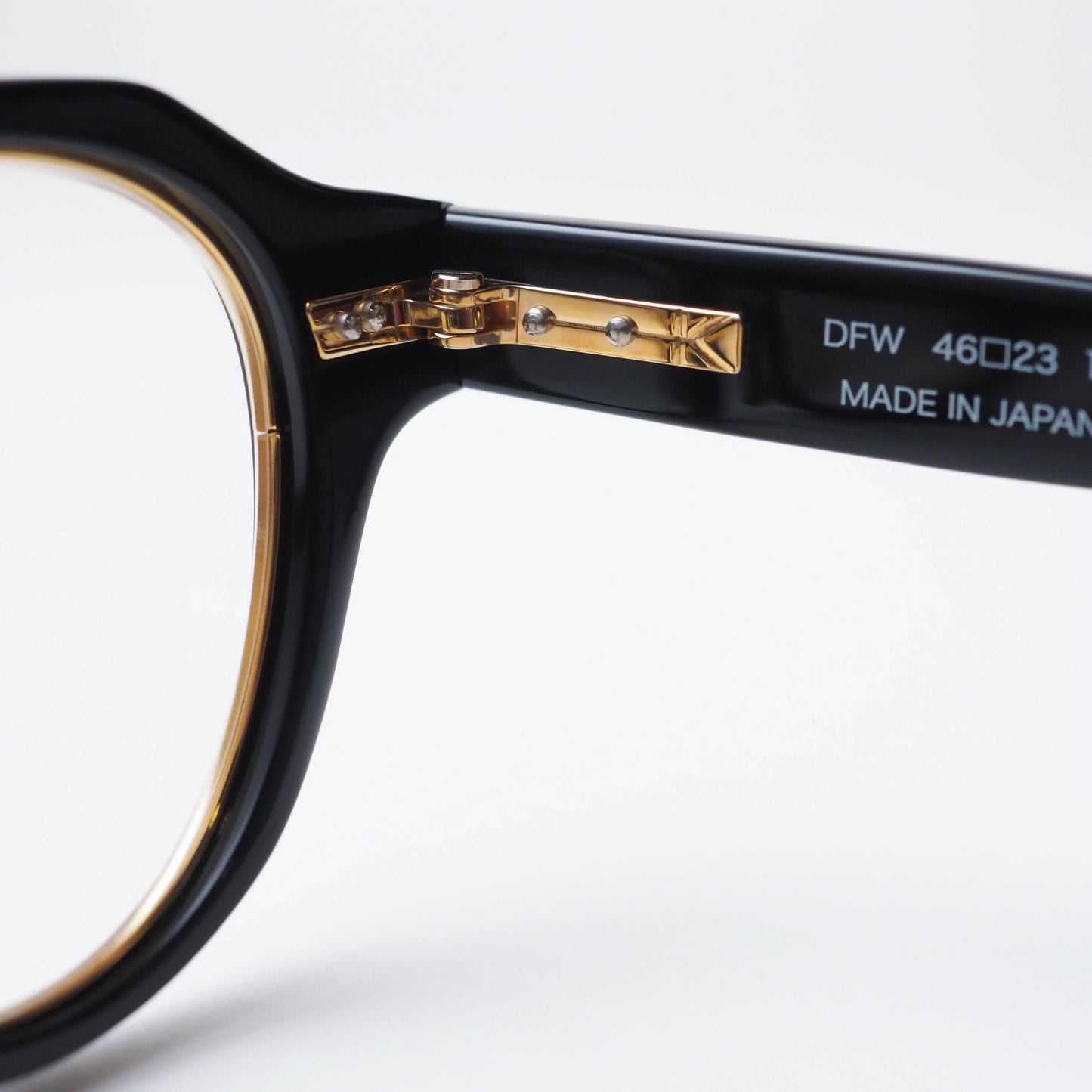 U-129RS DFW col.01(Black / Gold)