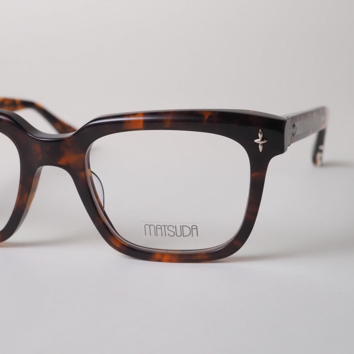 M1043 col.DTO
