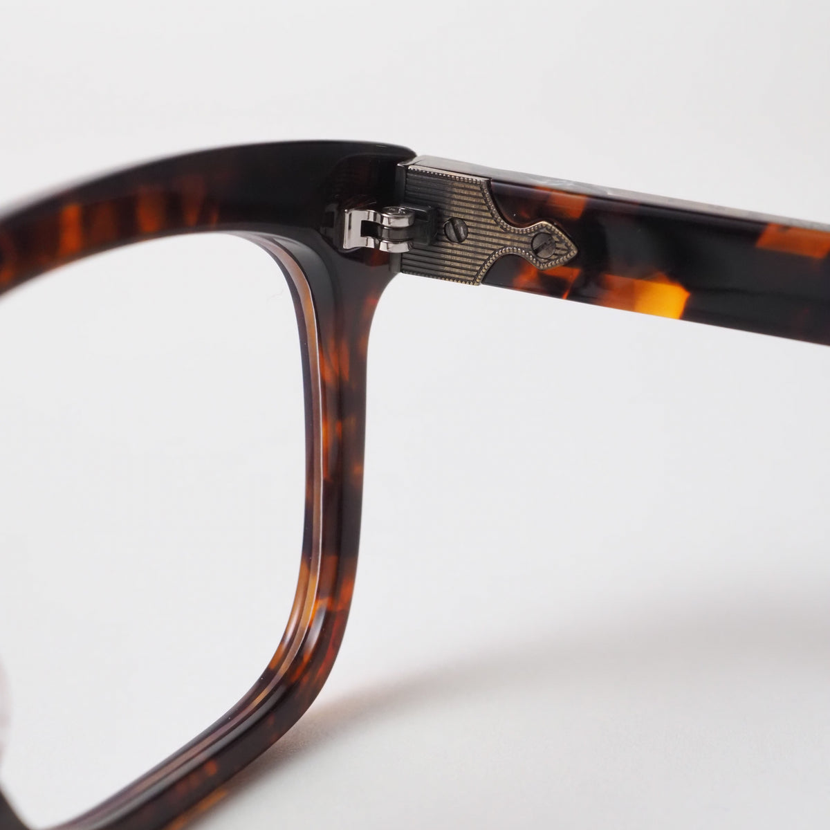 M1043 col.DTO