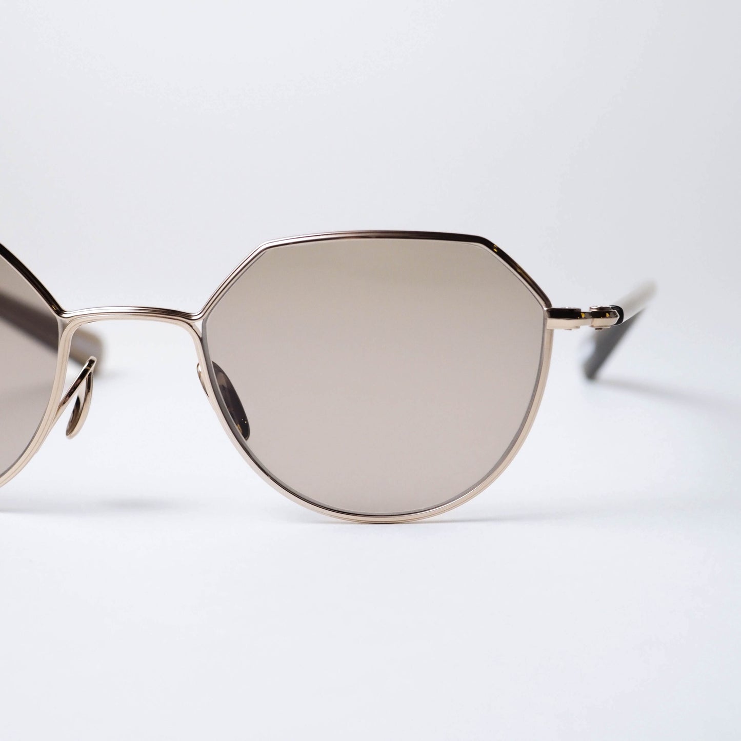 U-178-SG Harry col.01(White gold / Taupe)