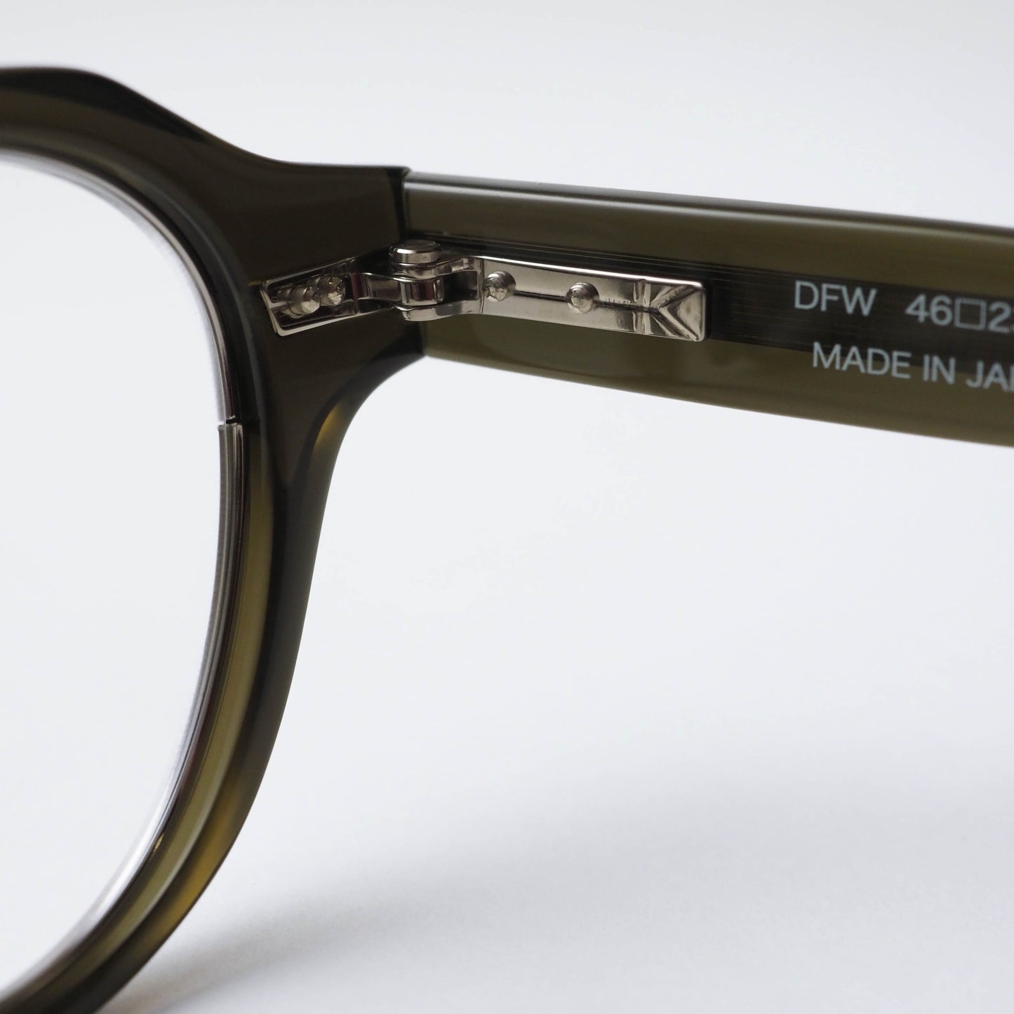 U-129RS DFW col.02(Khaki / Silver)