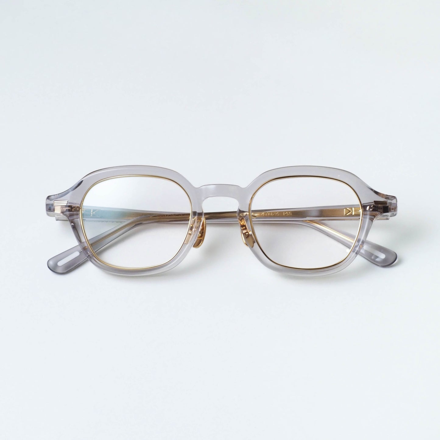BEACON col.04 (Clear gray / Gold)