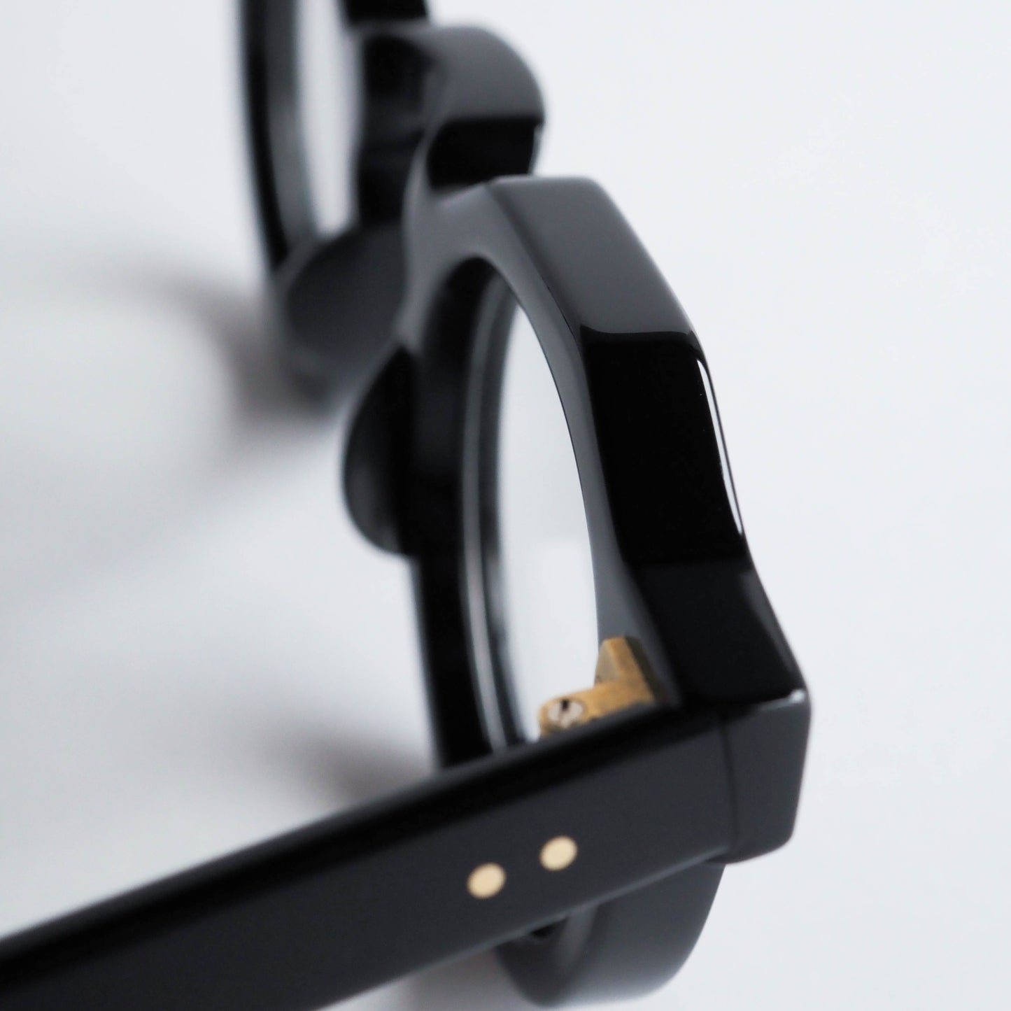 HUGO(44) col.Piano Black