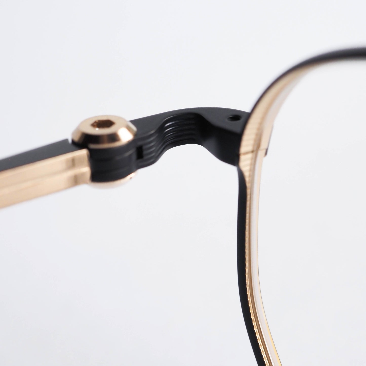 MALIBU col.03 (Black / White gold)