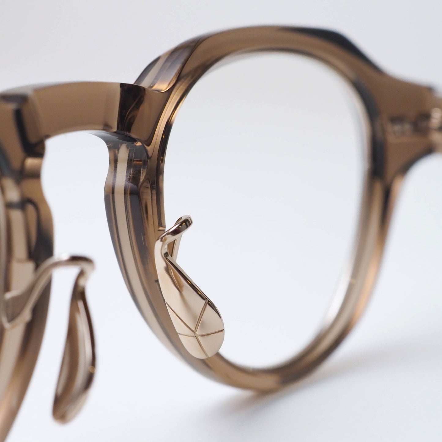 U-129RS DFW col.03(Brown / White gold)