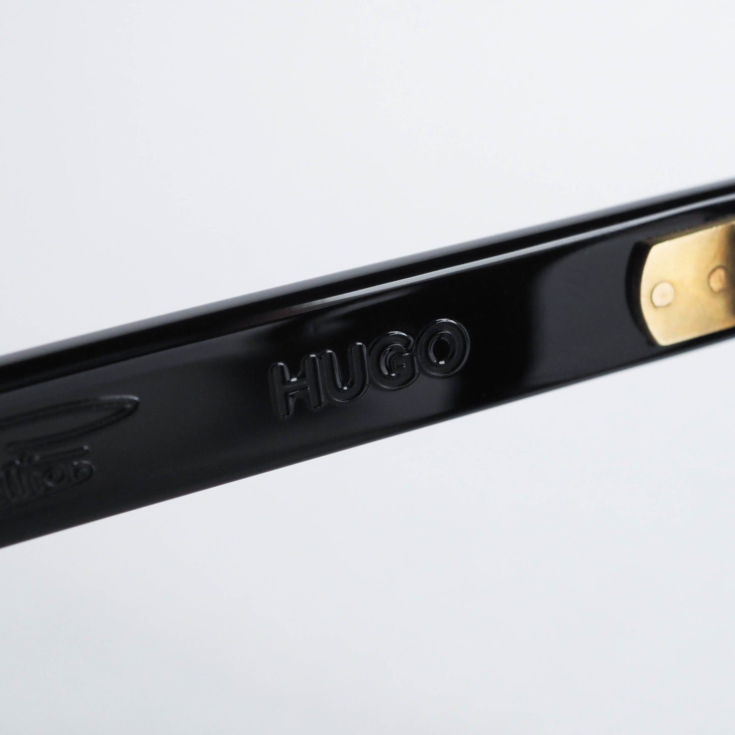 HUGO(44) col.Piano Black