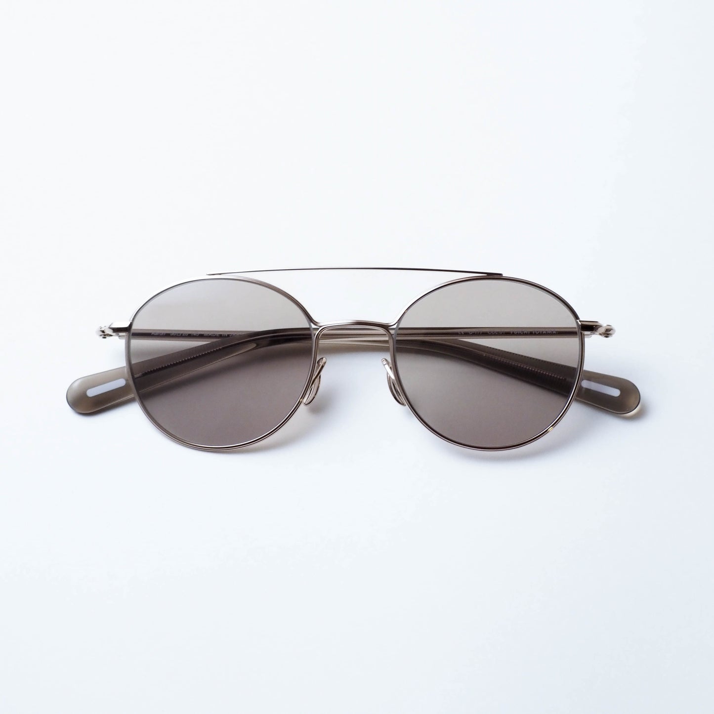 U-177-SG Aaron col.01(White gold / Taupe)