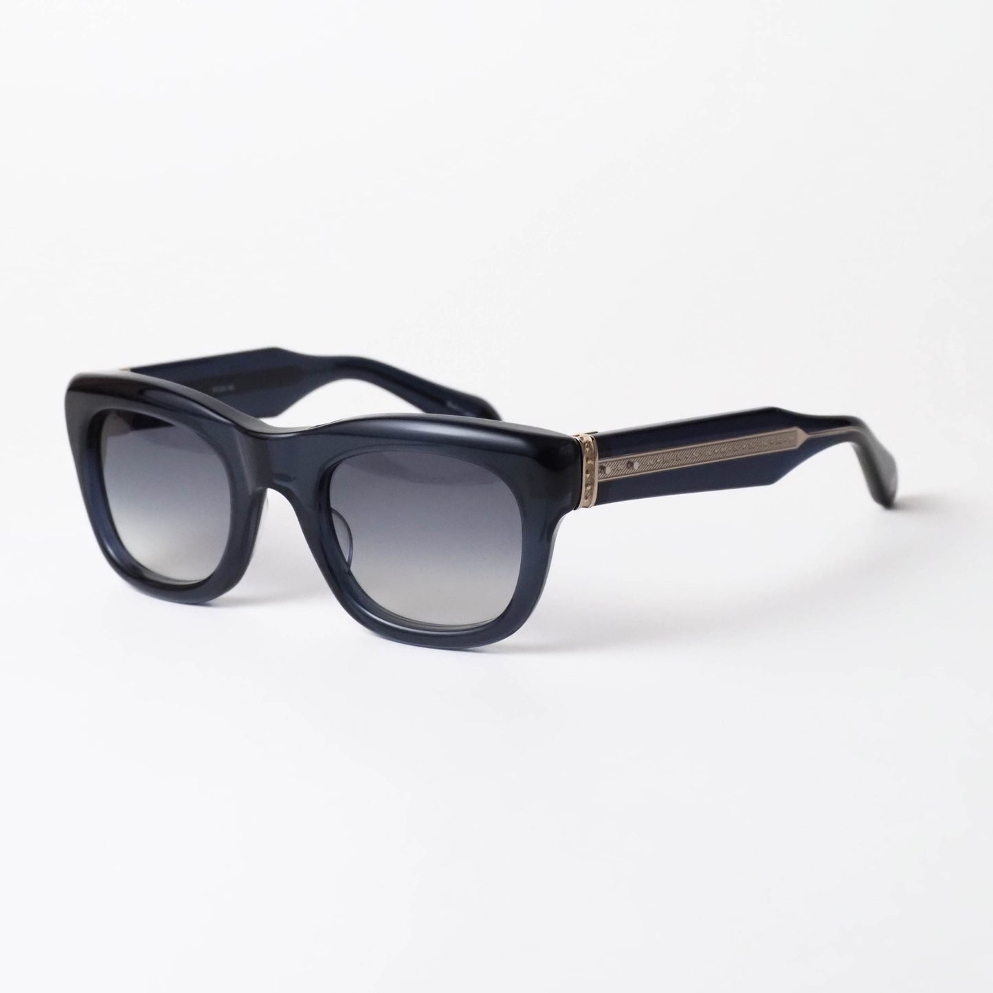 M1042-SUN col.DNC