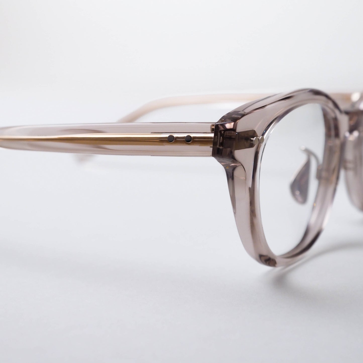 U-179 WLG col.03(Clear gray beige)