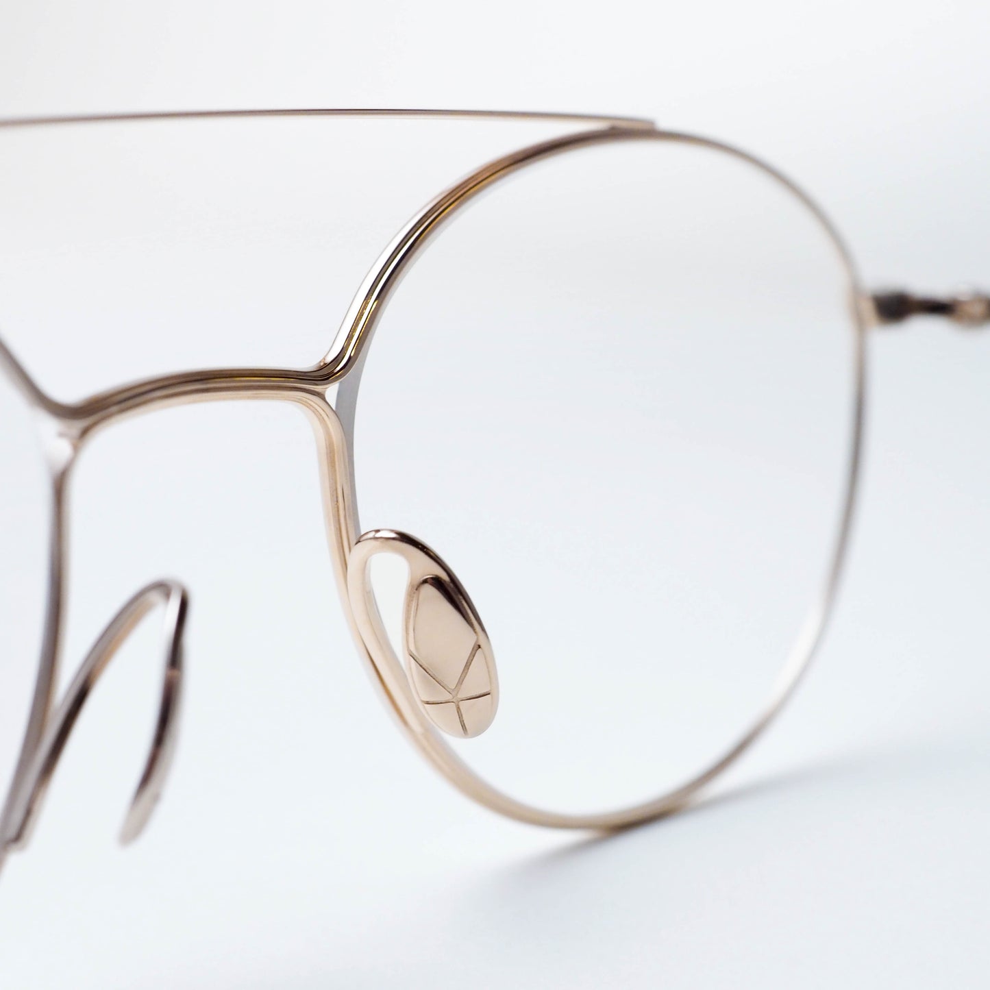 U-177 Aaron col.01(White gold / Taupe)