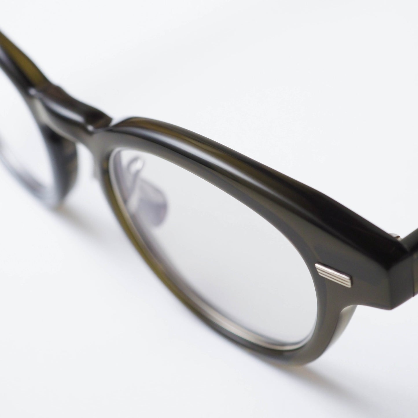 U-128RS IND col.02(Khaki / Silver)