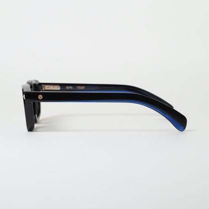 SATO GIENNA col.E-1 側面。ブラックにブルーを重ねたアセテート、ブルーのグラデーションレンズ。