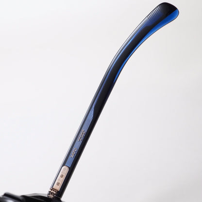 SATO GIENNA col.E-1 テンプル内側の刻印。ブラックにブルーを重ねたアセテート、ブルーのグラデーションレンズ。